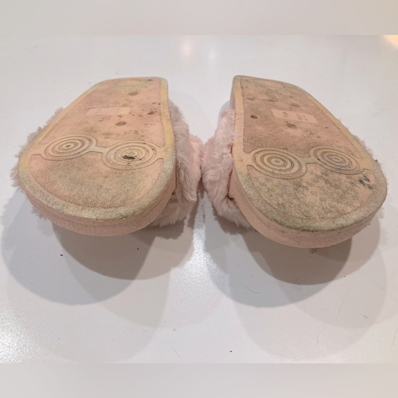 Pink Fuzzy Slides - Picture 4 of 4